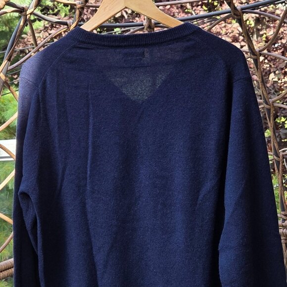 Elegant Navy pull V-neck 100% cashmere - Picture 6 of 8